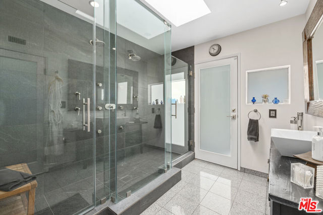 MLS #25595869 image #19