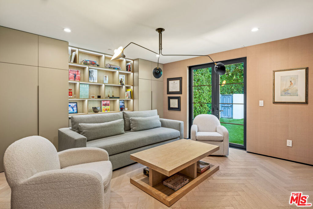 MLS #25595877 image #15