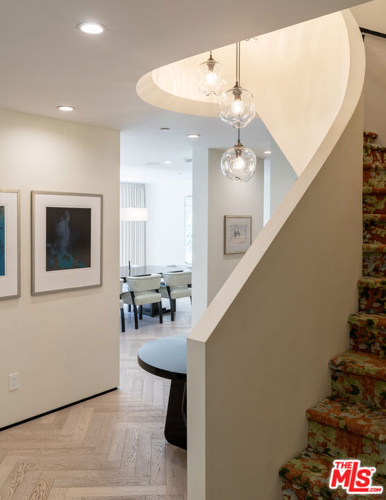 MLS #25595877 image #17