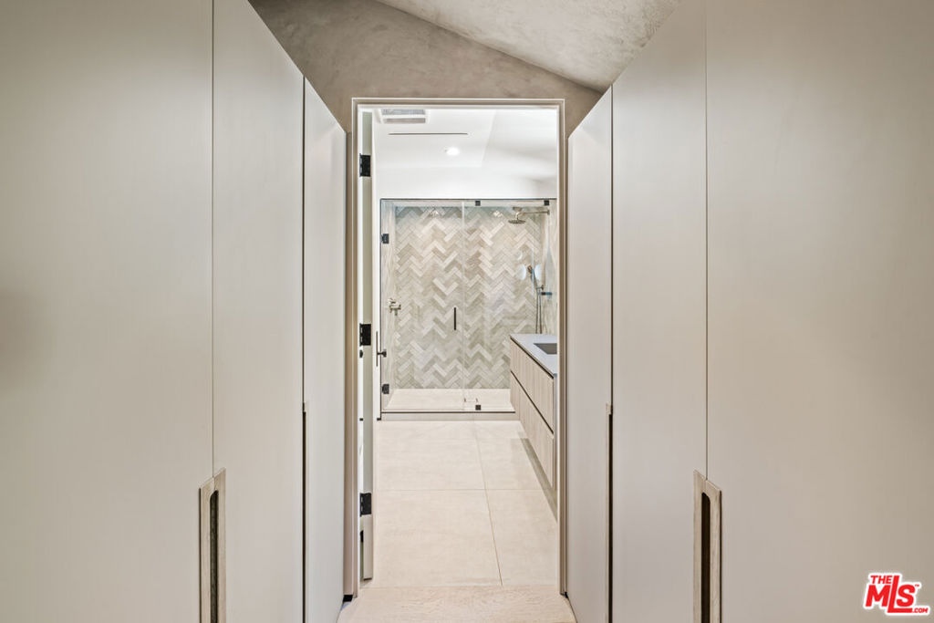 MLS #25595877 image #23