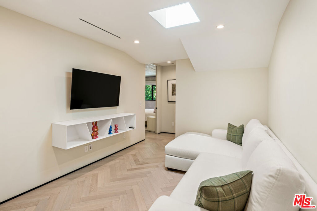 MLS #25595877 image #29