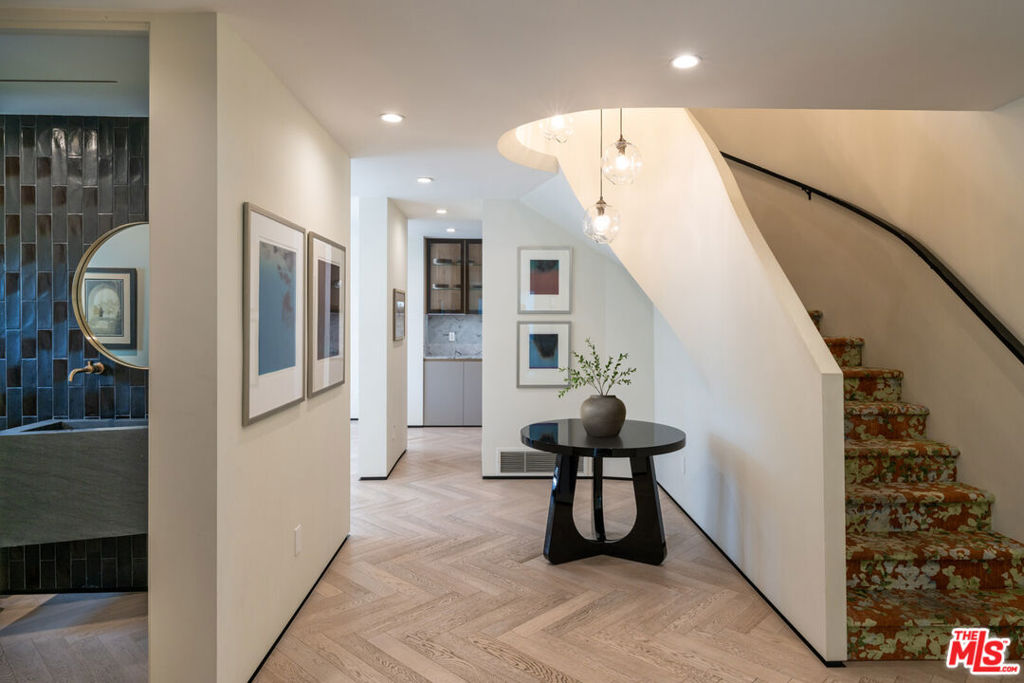 MLS #25595877 image #3