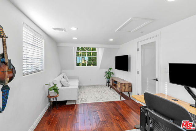 MLS #25596357 image #15