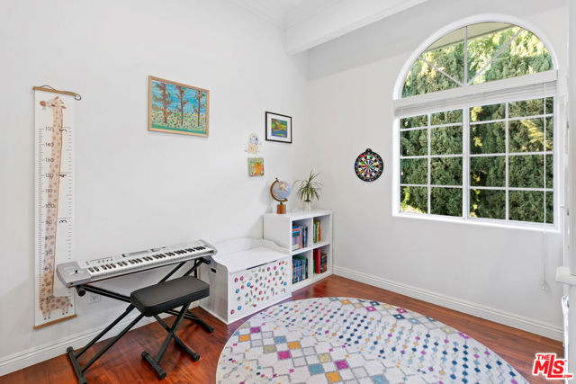 MLS #25596357 image #8