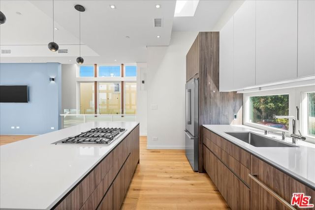 MLS #25596453 image #17