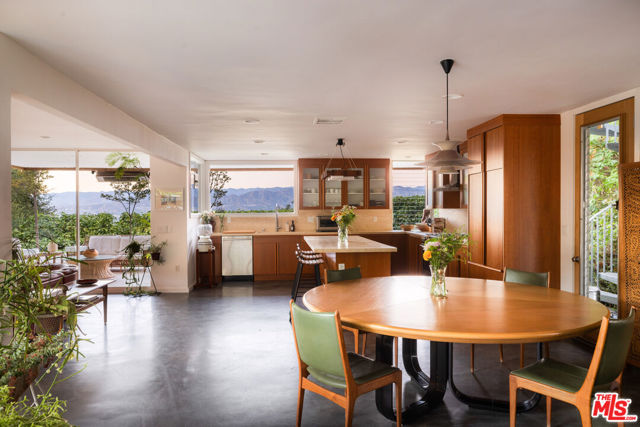 MLS #25596935 image #11