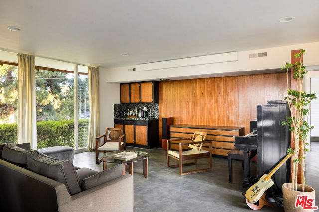 MLS #25596935 image #13