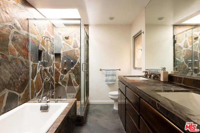 MLS #25596935 image #18