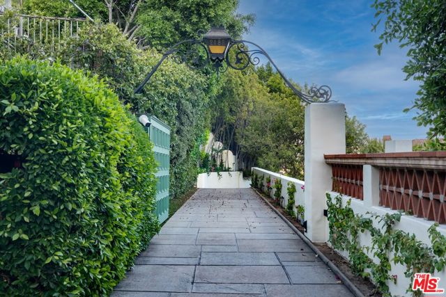 MLS #25596951 image #2