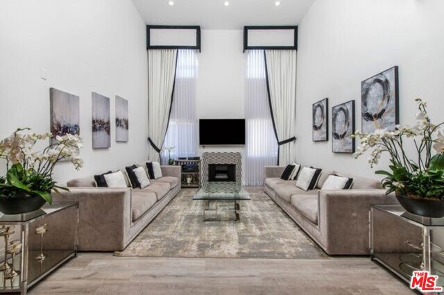 MLS #25597081 image #1