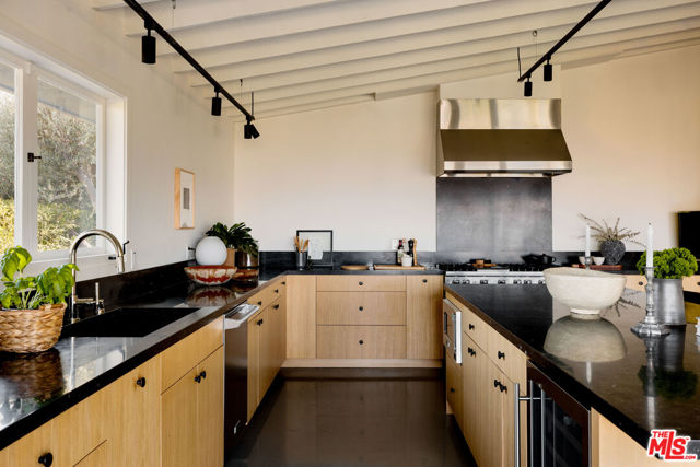 MLS #25597303 image #19