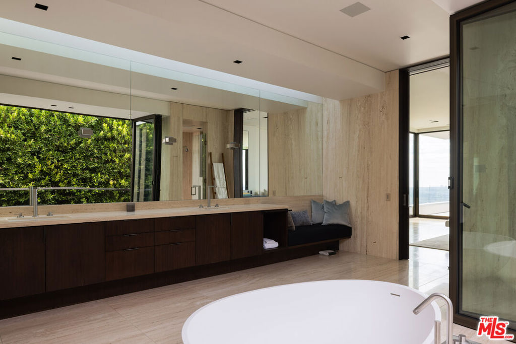 MLS #25597515 img 23