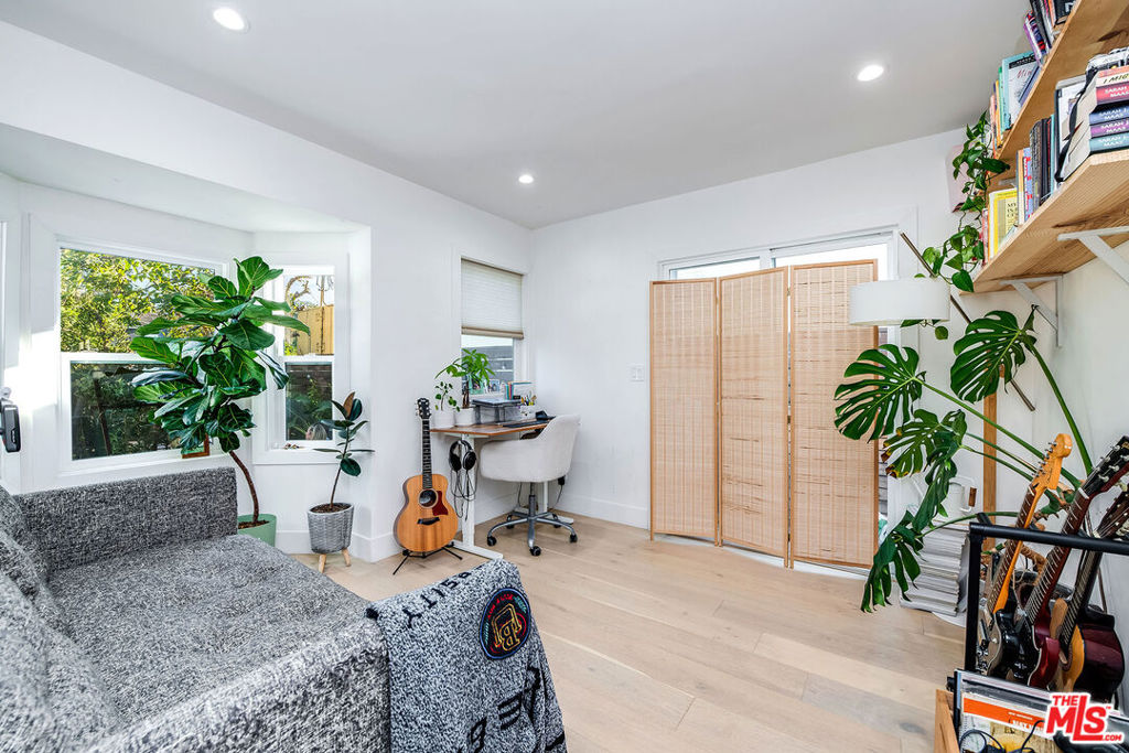 MLS #25597577 image #17