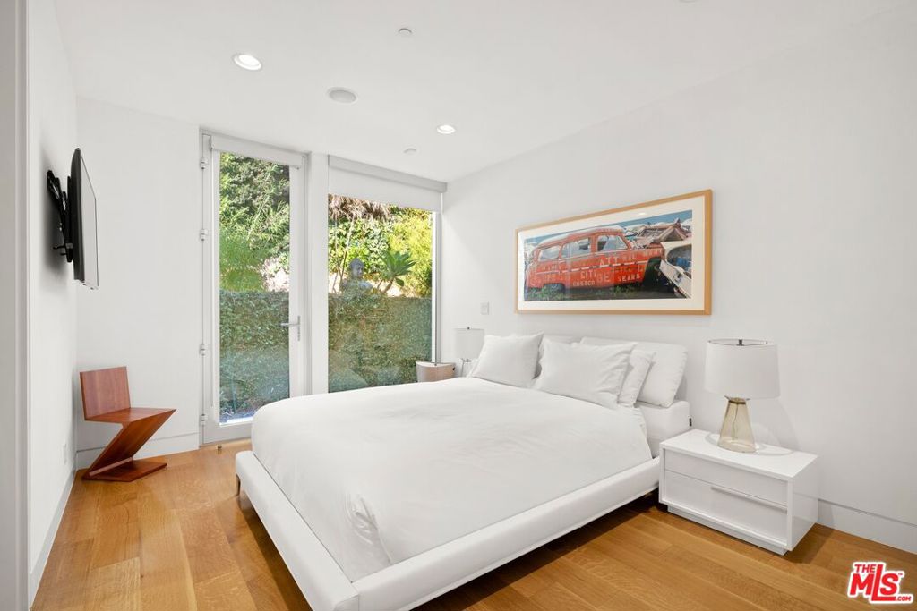 MLS #25597681 image #12