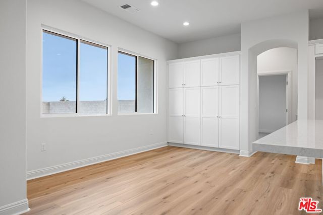 MLS #25597749 image #21