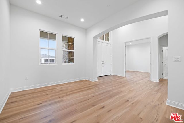 MLS #25597749 image #24