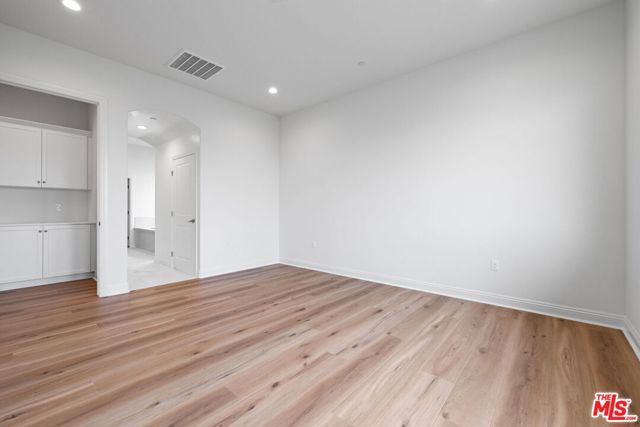 MLS #25597749 image #33