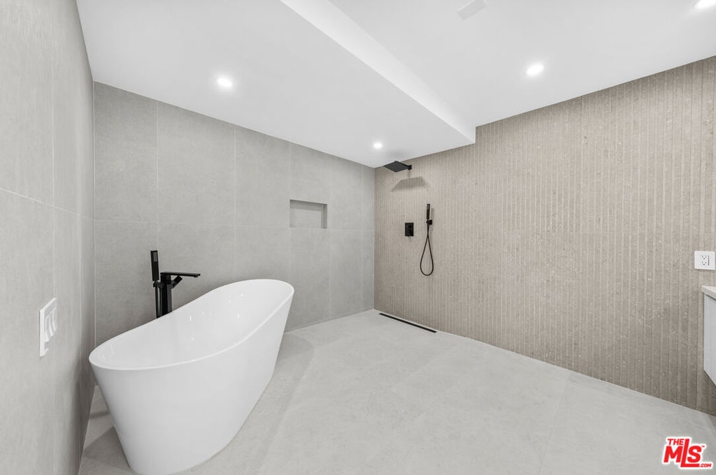 MLS #25597877 image #21