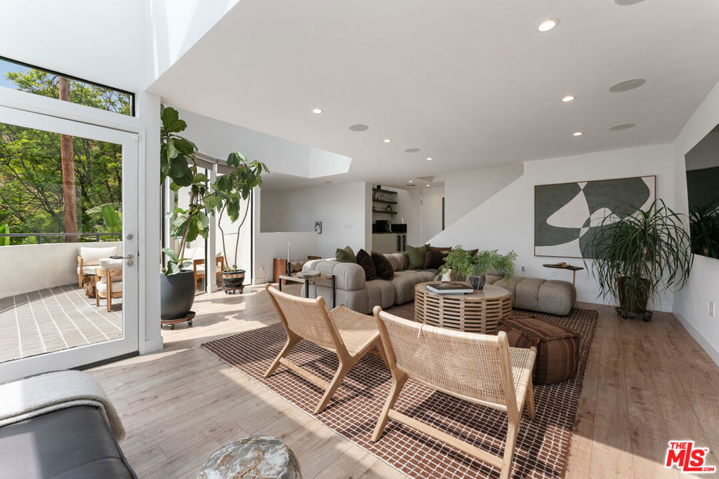 MLS #25598519 image #2