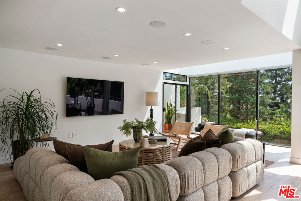 MLS #25598519 image #3