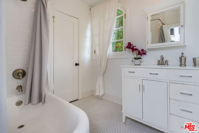 MLS #25598641 image #22