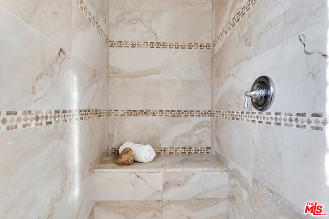 MLS #25598657 image #17