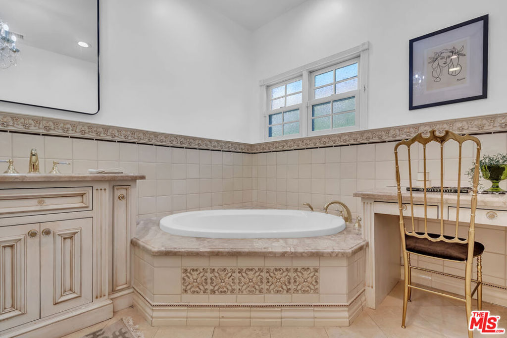 MLS #25600633 image #21