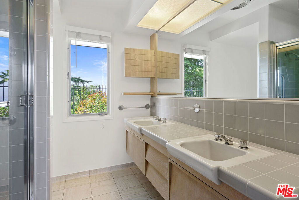 MLS #25600905 image #44