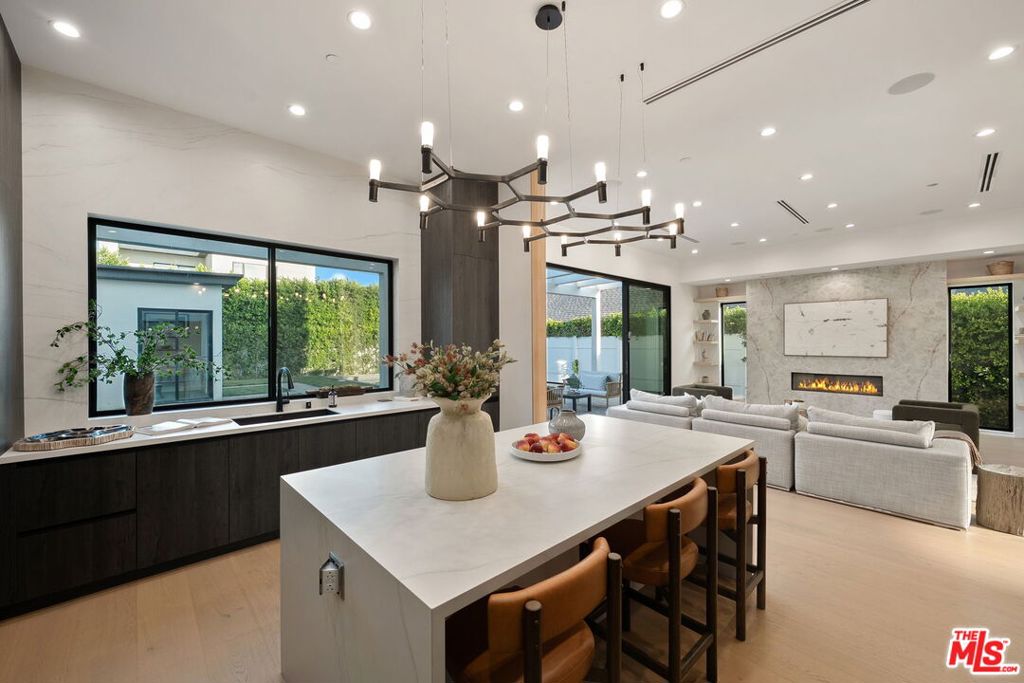 MLS #25602085 image #12