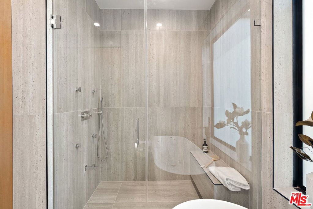 MLS #25602085 image #23