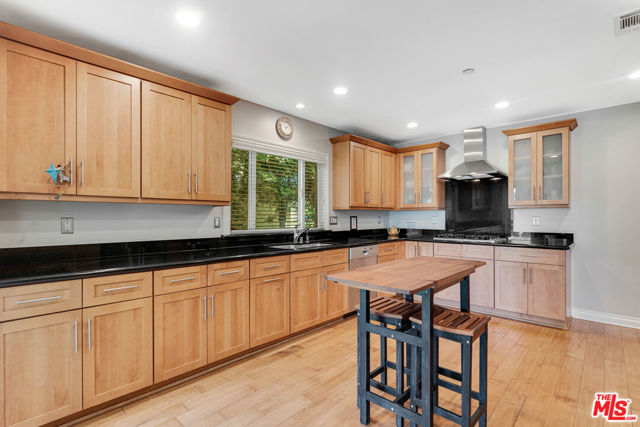 MLS #25602177 image #21