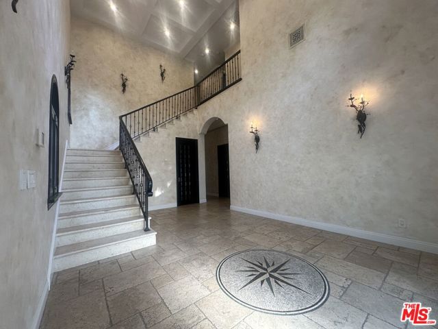 MLS #25602397 image #2