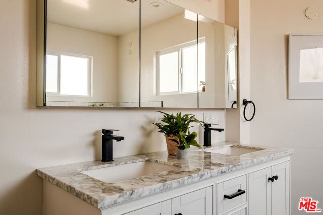 MLS #25602497 image #32