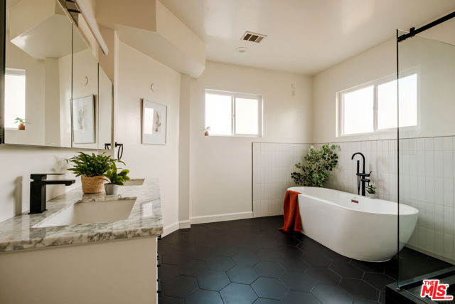 MLS #25602497 image #34