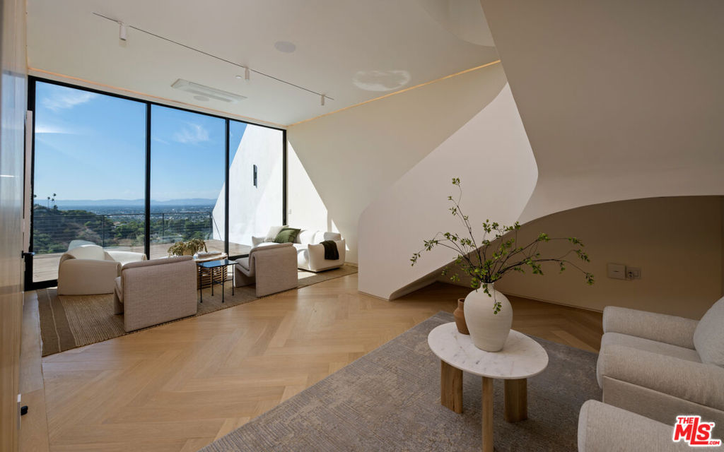 MLS #25602813 image #30