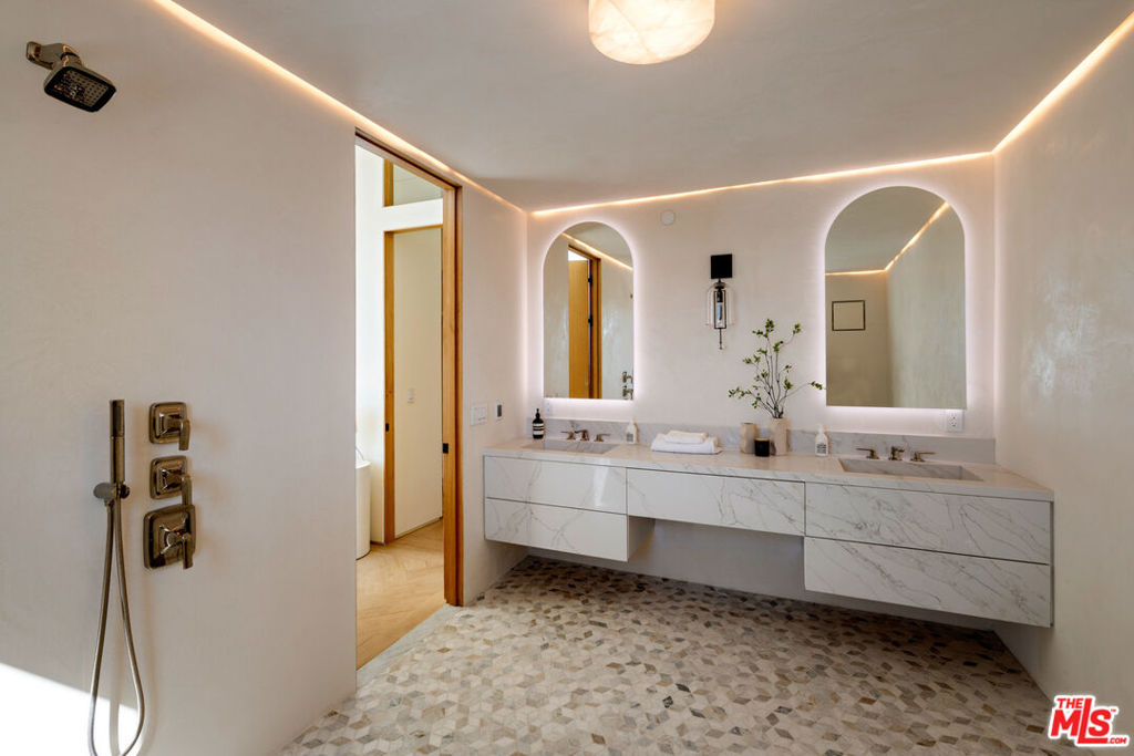 MLS #25602813 image #36