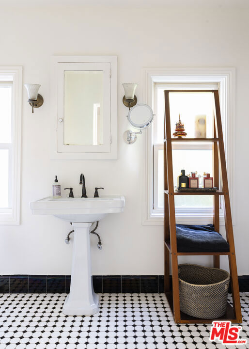 MLS #25602823 image #19