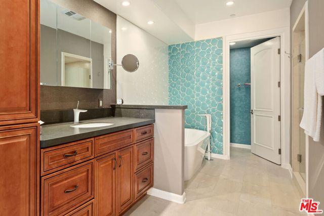 MLS #25603385 image #14