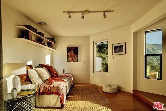 MLS #25603825 image #19