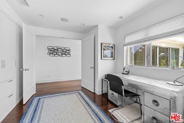 MLS #25604475 image #16