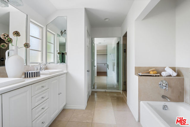 MLS #25604535 image #14