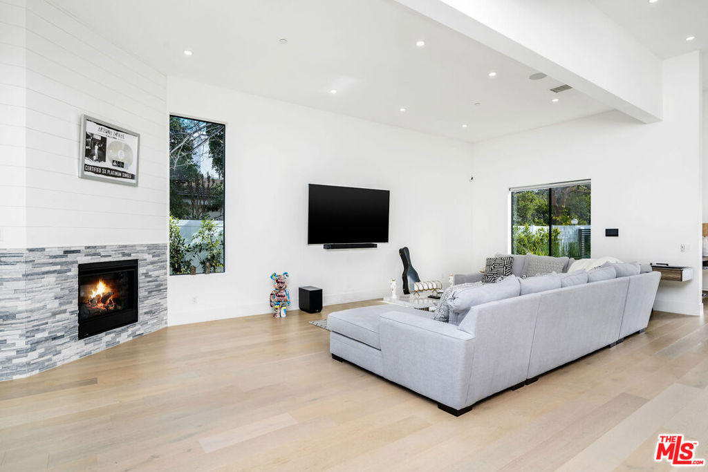 MLS #25606095 image #13