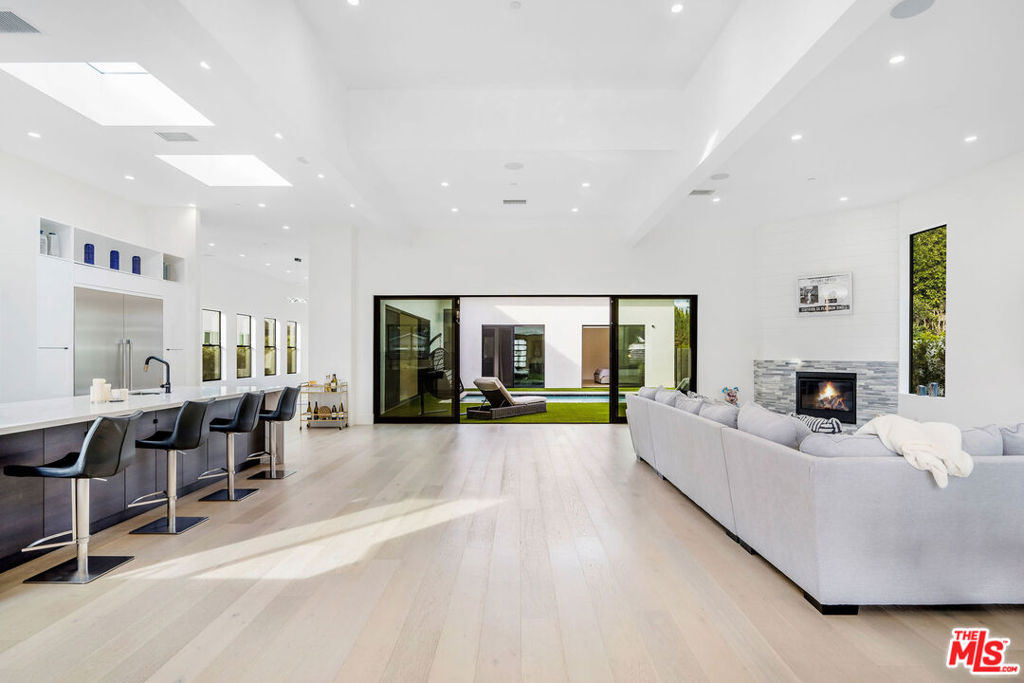 MLS #25606095 image #16