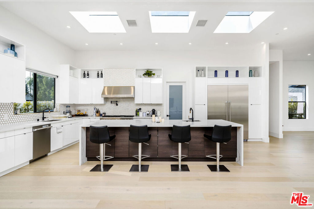 MLS #25606095 image #18