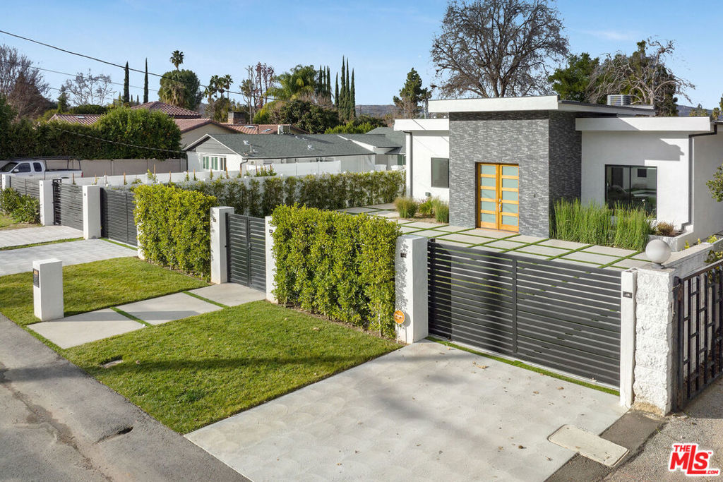 MLS #25606095 image #2