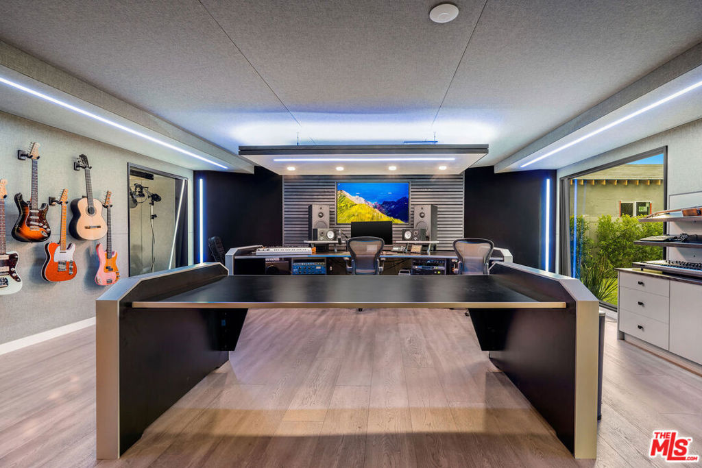 MLS #25606095 image #4