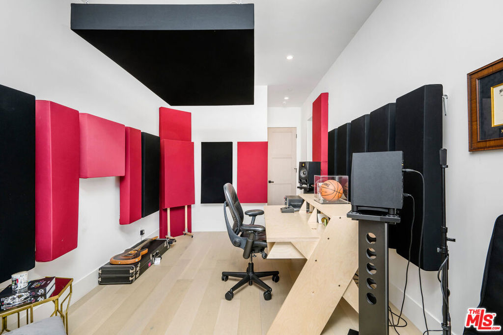 MLS #25606095 image #8