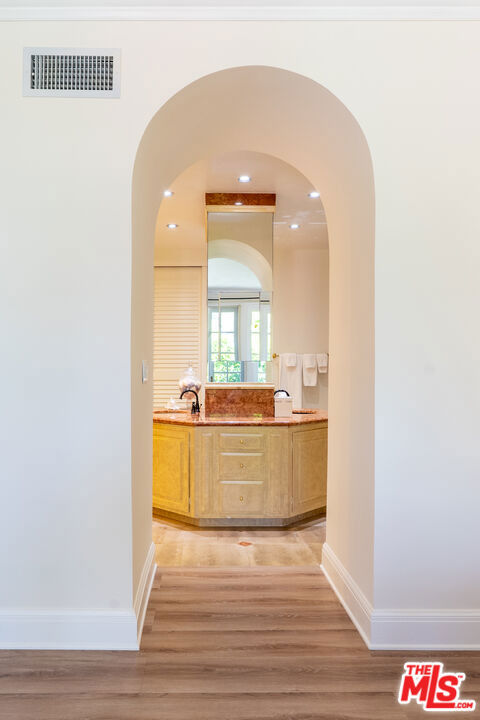 MLS #25606683 image #15