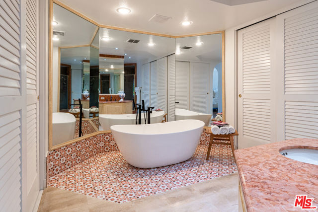 MLS #25606683 image #16