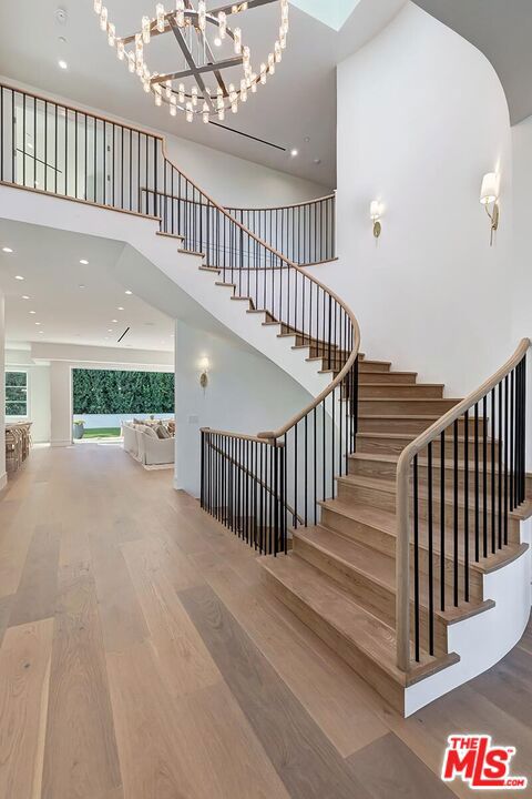 MLS #25607639 image #3